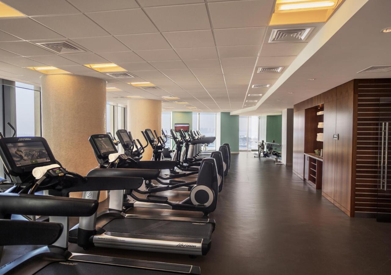 فندق سيتي سنتر روتانا الدوحة المظهر الخارجي الصورة The gym at the hotel