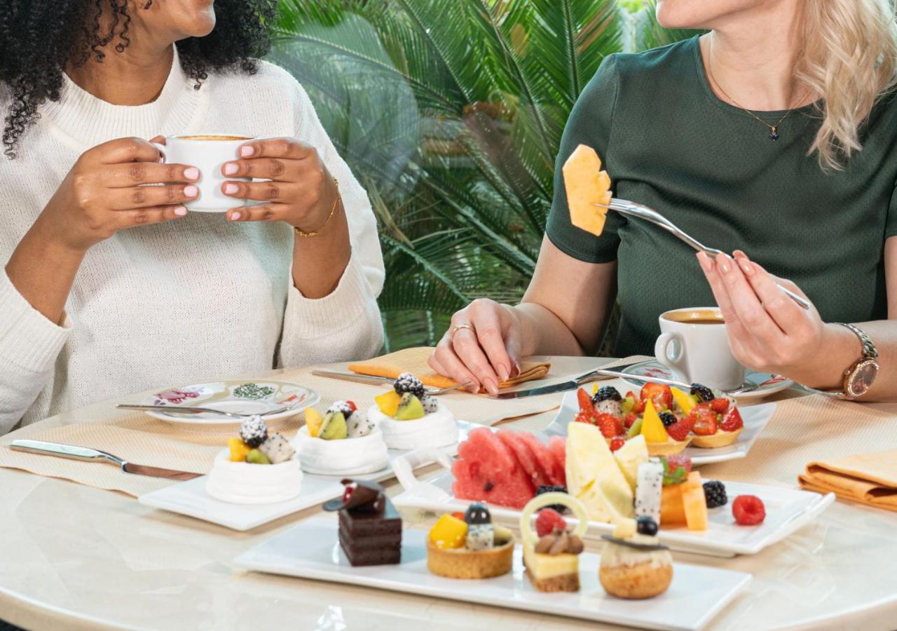 فندق سيتي سنتر روتانا الدوحة المظهر الخارجي الصورة A typical afternoon tea