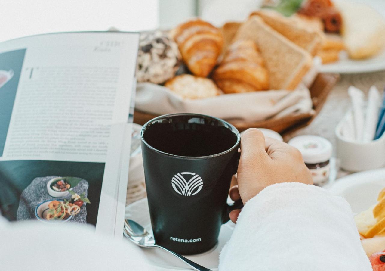 فندق سيتي سنتر روتانا الدوحة المظهر الخارجي الصورة A reusable coffee cup